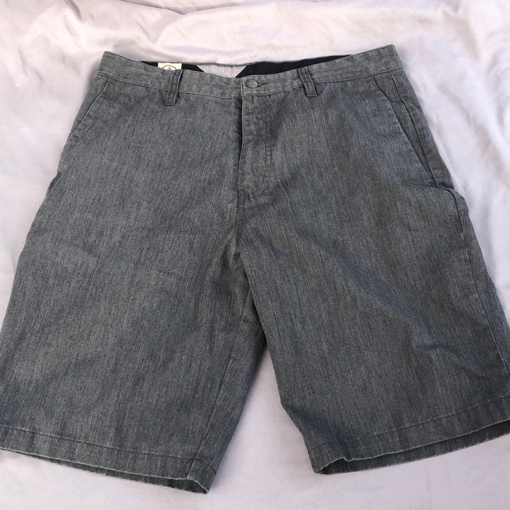 Volcom shorts